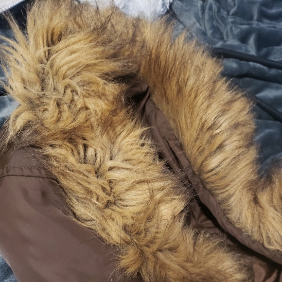 Coat - Picture 2 of 4